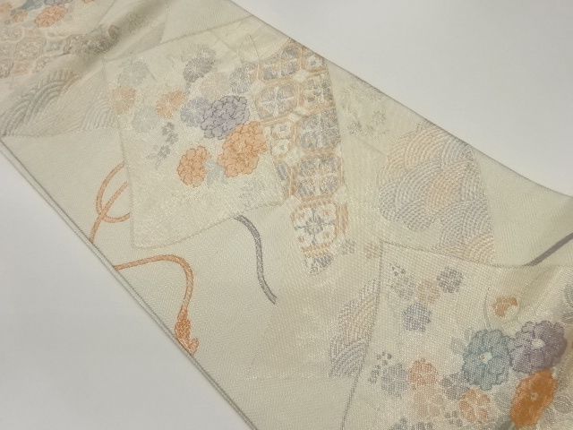 花々に蜀江文・青海波模様織出し袋帯